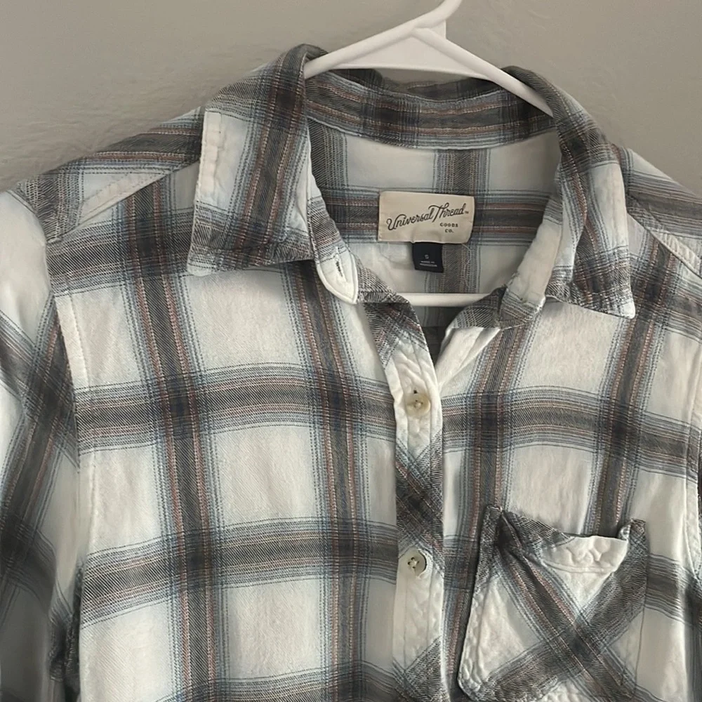 Universal Thread Flannel - Picture 2 of 6